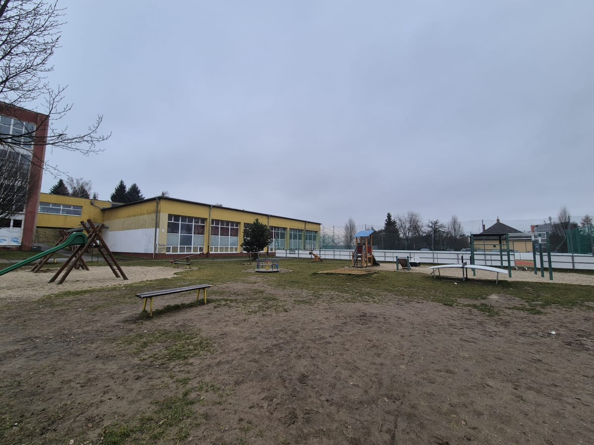 Detské ihrisko pri Základnej škole Šváby