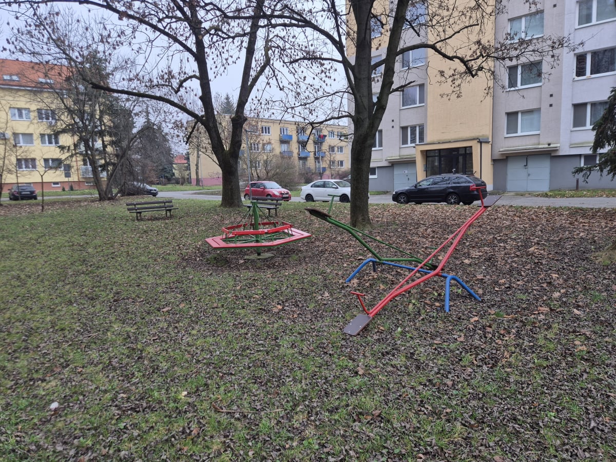 Detské ihrisko Duklianských Hrdinov