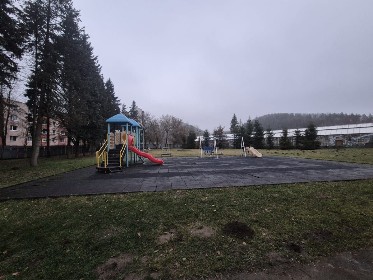 Detské ihrisko Bajkalská s3