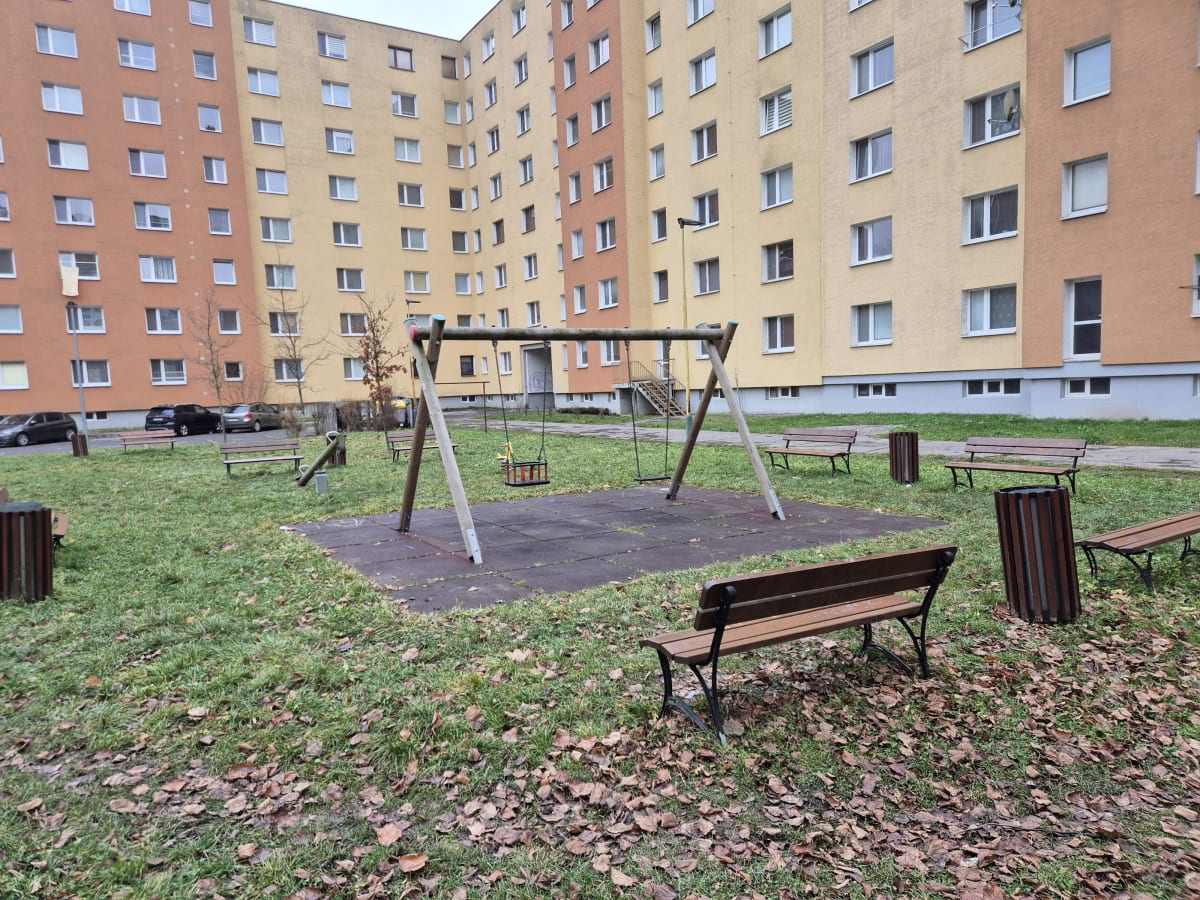 Detské ihrisko Karpstská Sekčov
