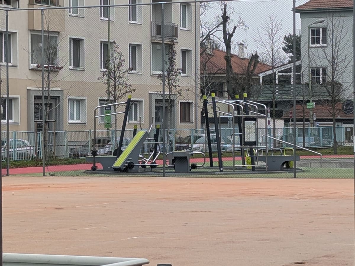 Detské ihrisko v športovom areáli Novohradská
