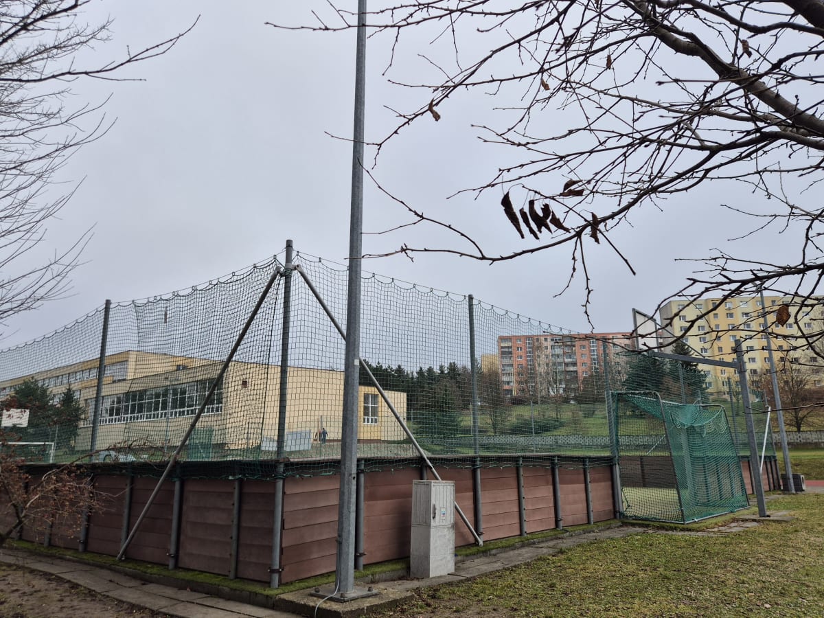 Detské ihrisko a športovisko ZŠ Bernoláková Sekčov.