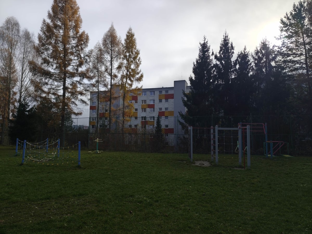 Školský dvor