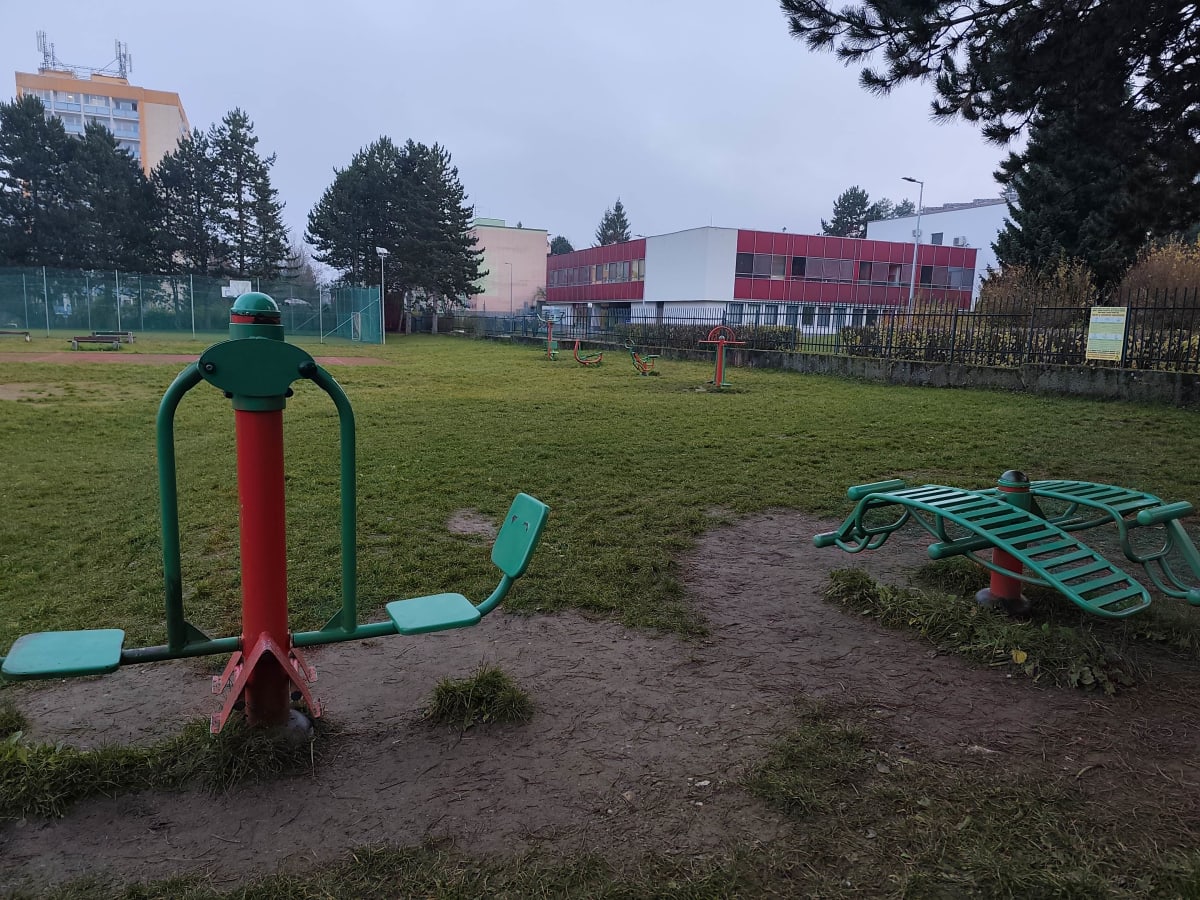 Školský dvor Spojová škola