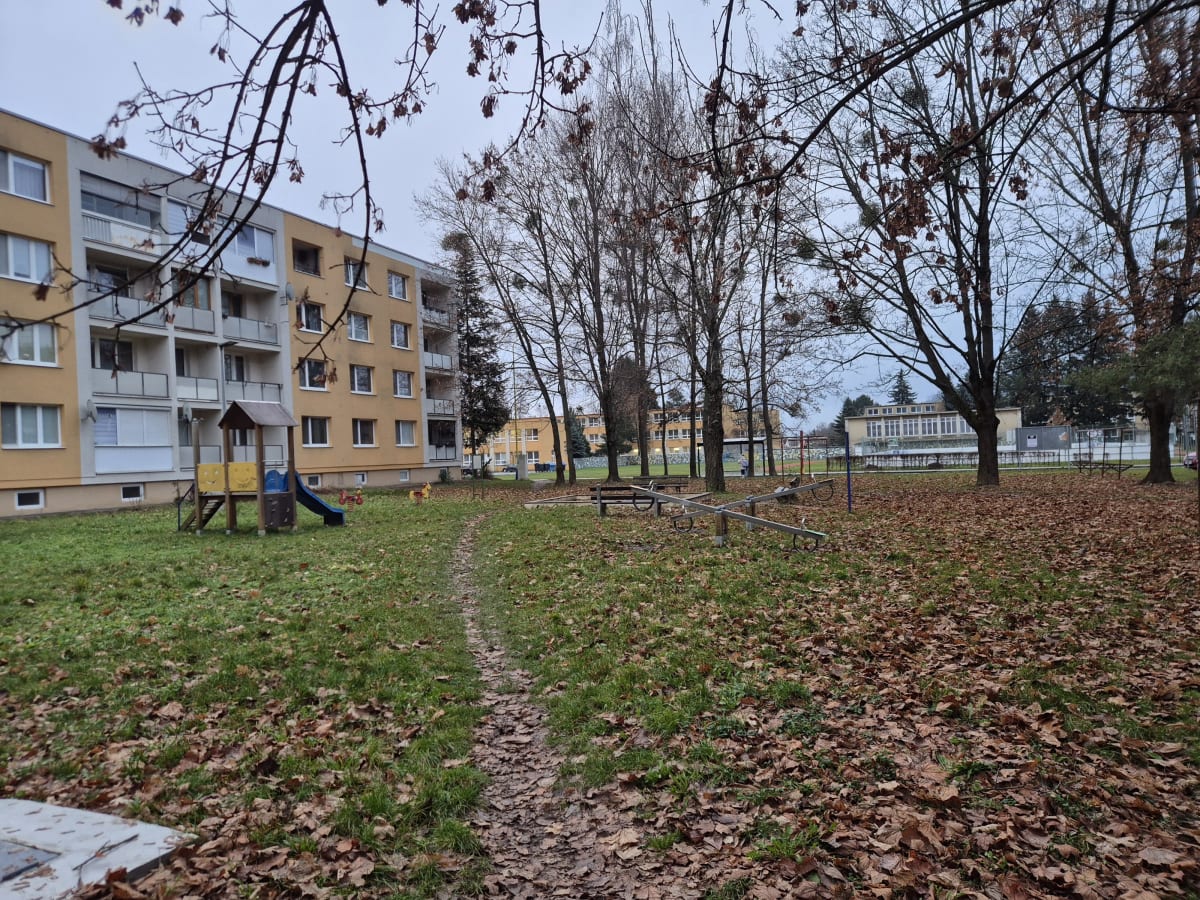 Detské ihrisko a športovisko Októbrová