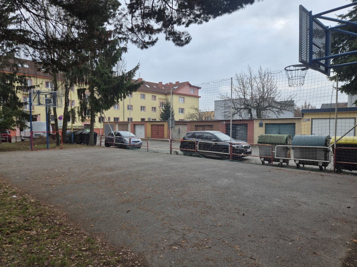 Detské ihrisko a Športovisko Šafárikova