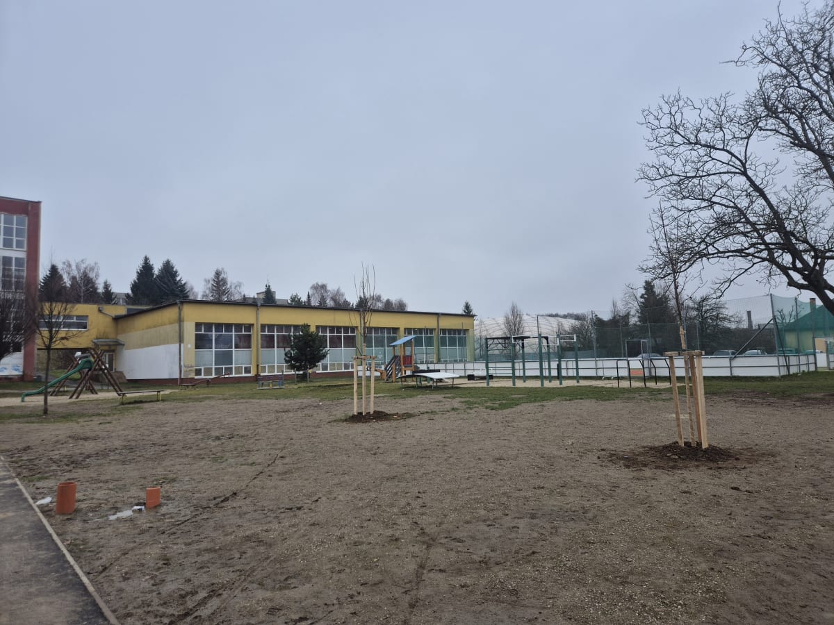 Detské ihrisko pri Základnej škole Šváby