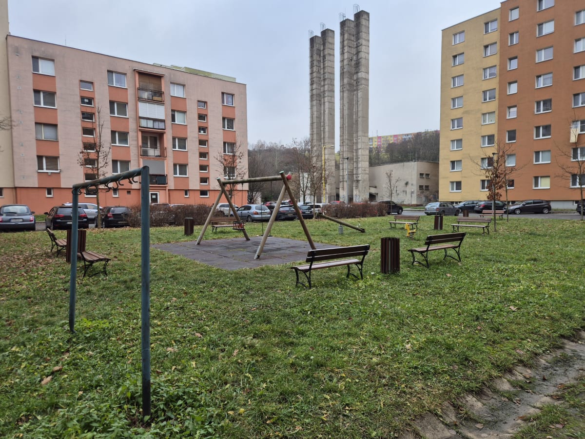 Detské ihrisko Karpstská Sekčov